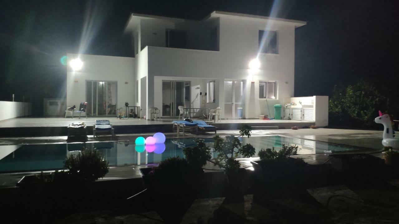 Kiti Village Villa, Cyprus, Salt-Water Pool, 6 Bedrooms, Larnaca Экстерьер фото